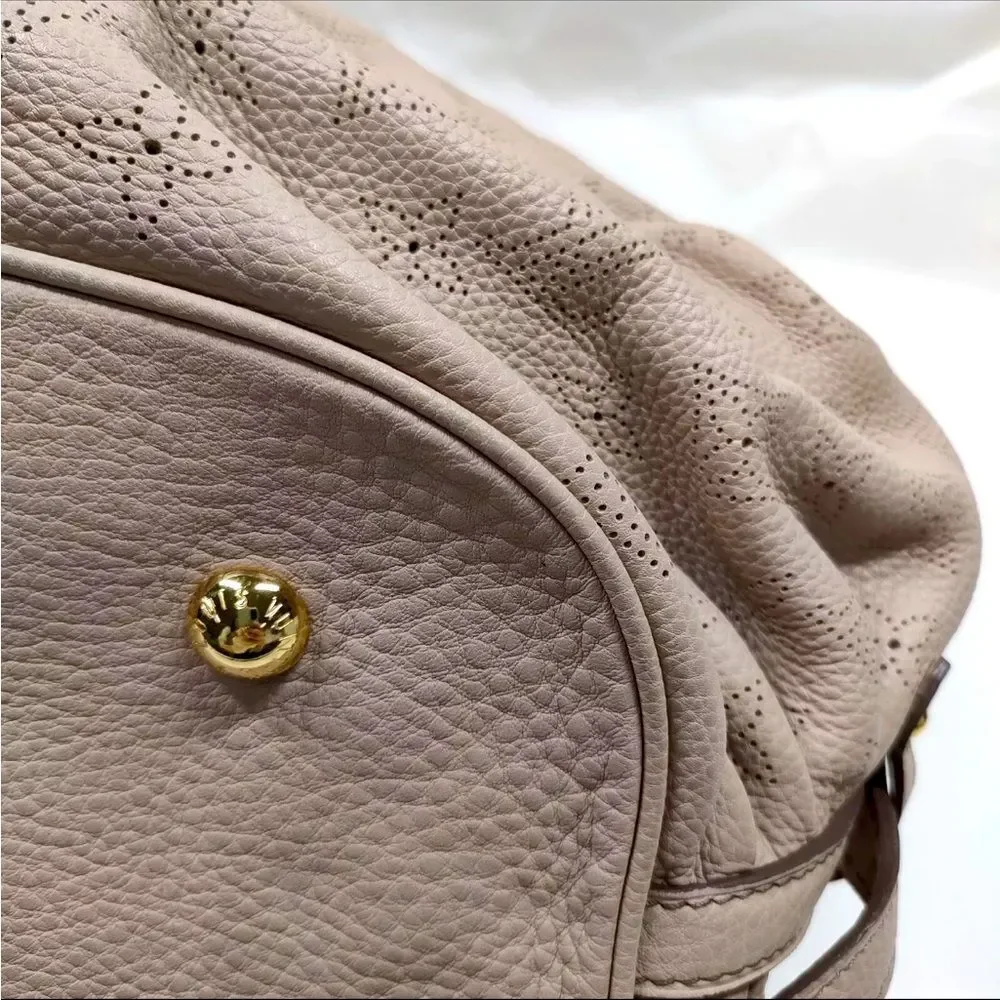 Auth Louis Vuitton Neutrals Monogram Mahina L Hobo M93123 LV Handbag Beige Purse
